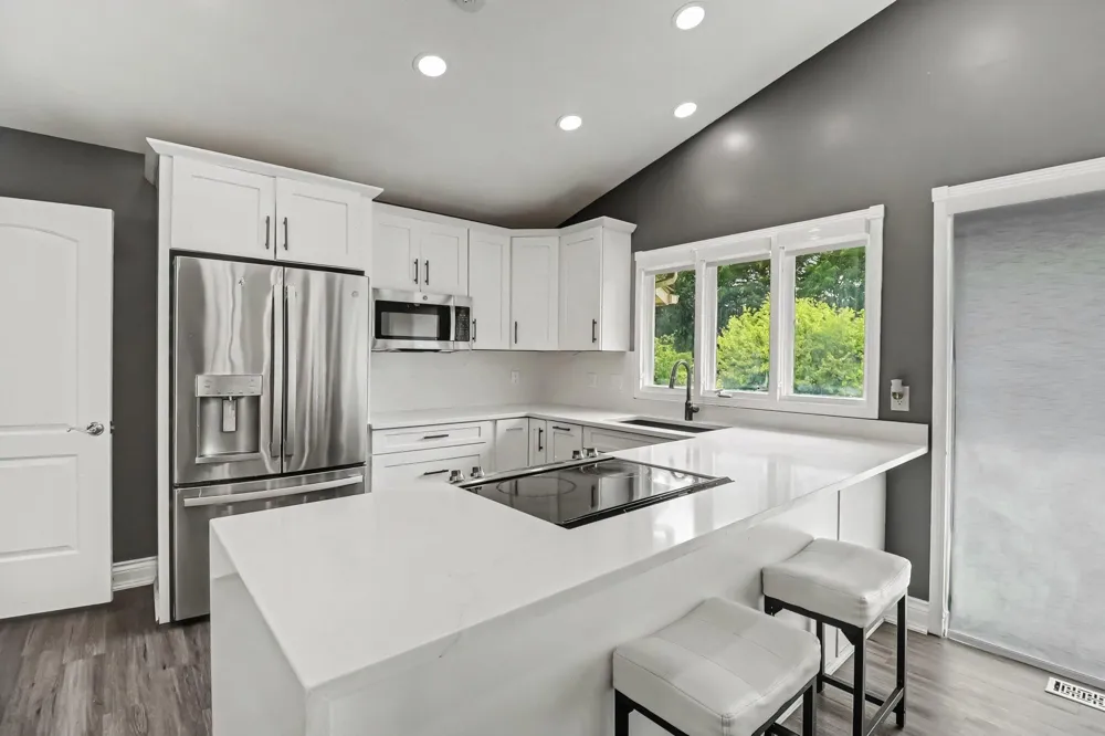 5655 Hillcrest Circle E West Bloomfield Charter Township, MI 48322