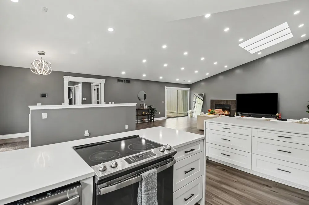 5655 Hillcrest Circle E West Bloomfield Charter Township, MI 48322