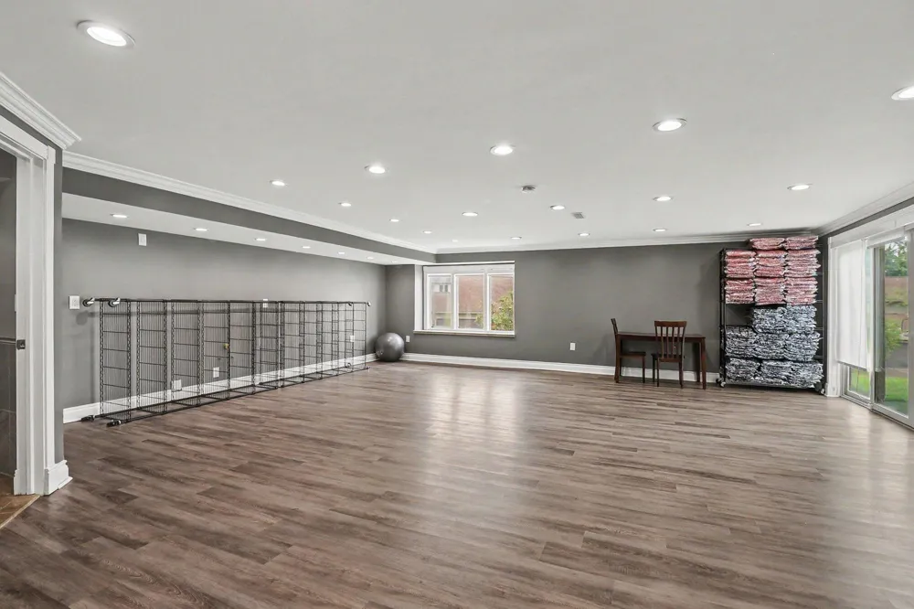 5655 Hillcrest Circle E West Bloomfield Charter Township, MI 48322