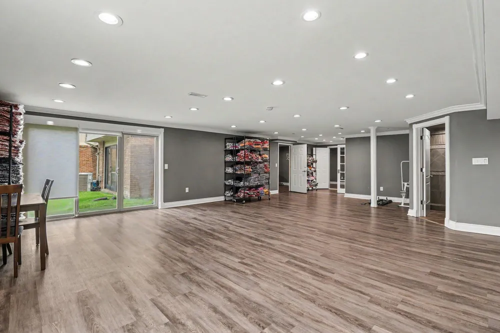 5655 Hillcrest Circle E West Bloomfield Charter Township, MI 48322