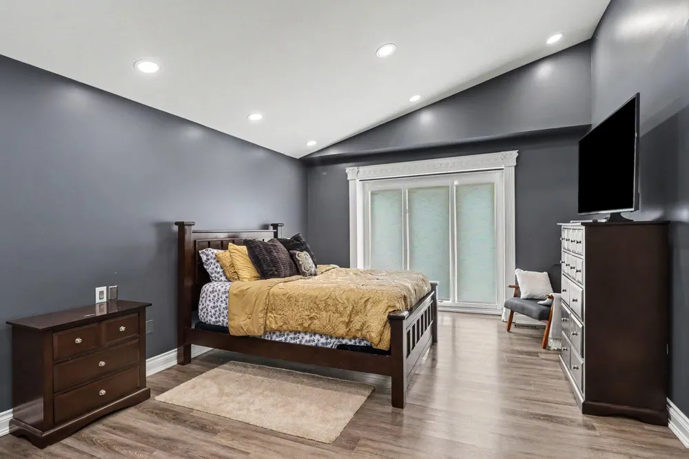 5655 Hillcrest Circle E West Bloomfield Charter Township, MI 48322