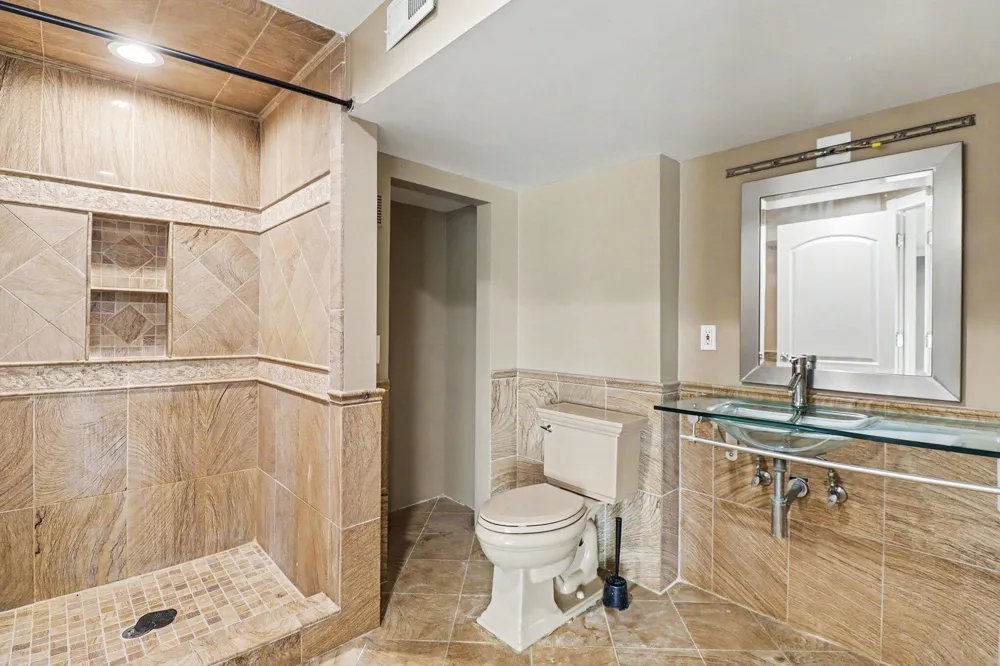 5655 Hillcrest Circle E West Bloomfield Charter Township, MI 48322