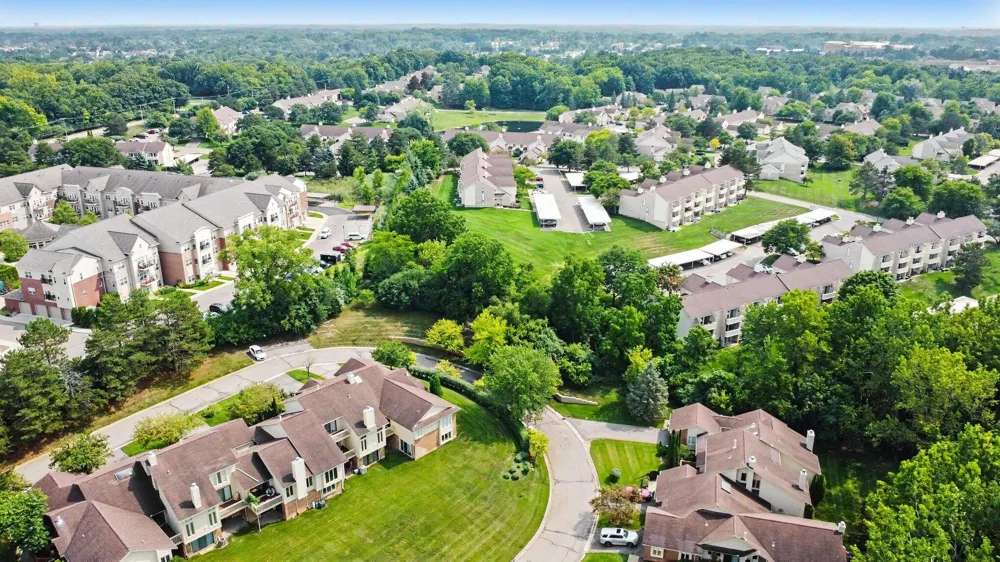 5655 Hillcrest Circle E West Bloomfield Charter Township, MI 48322