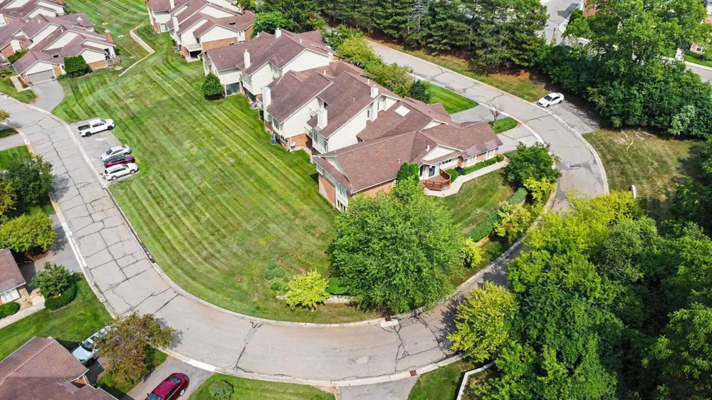 5655 Hillcrest Circle E West Bloomfield Charter Township, MI 48322