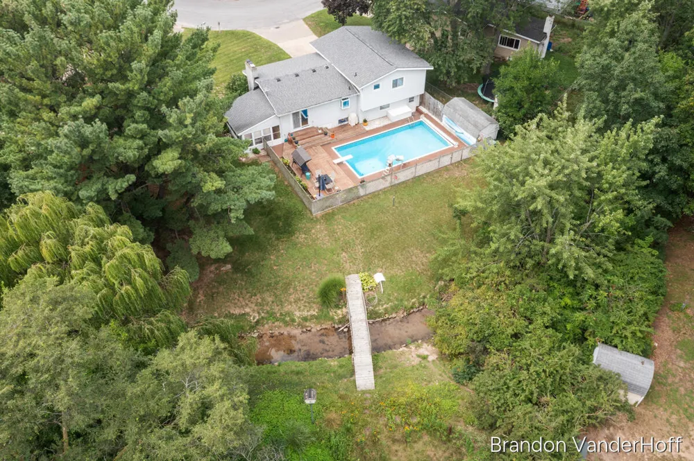 980 Bellewood Drive SE Kentwood City, MI 49508