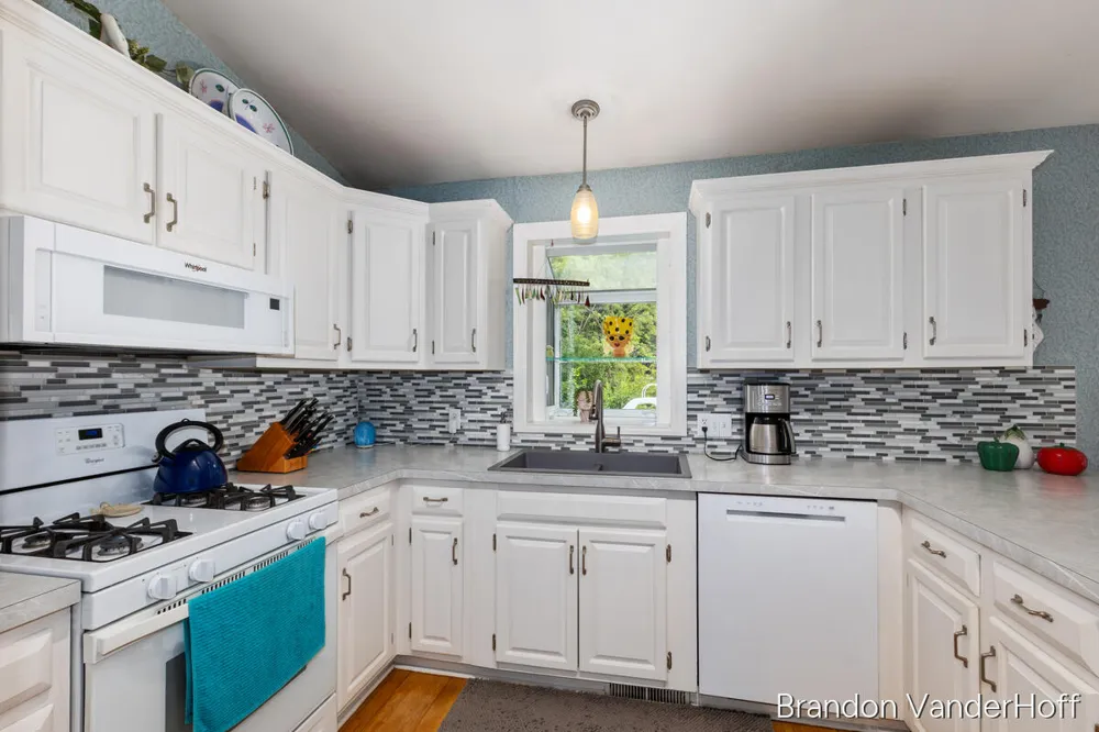 980 Bellewood Drive SE Kentwood City, MI 49508