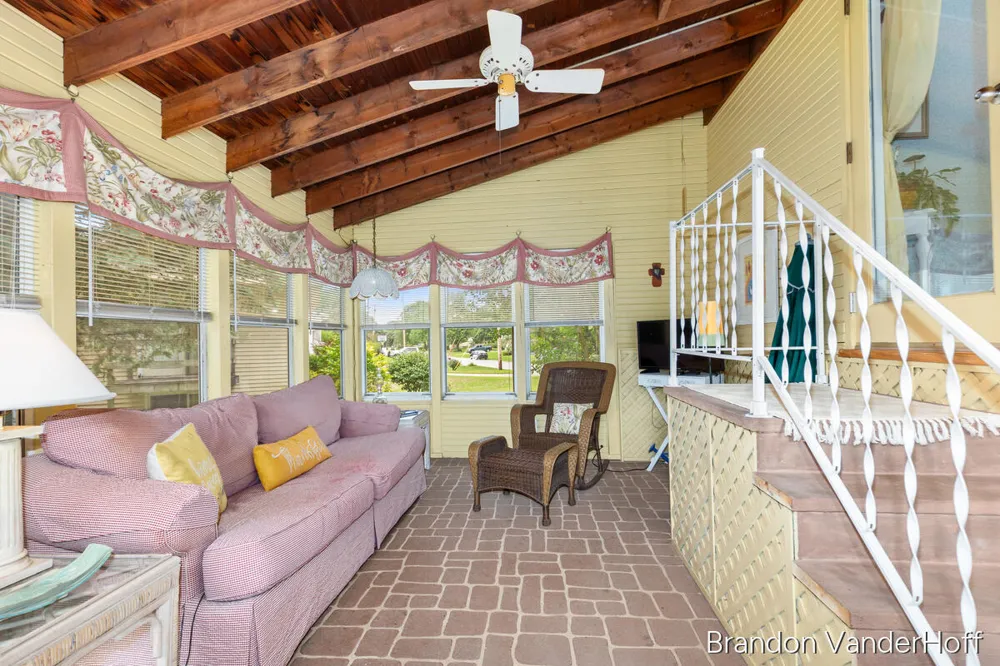 980 Bellewood Drive SE Kentwood City, MI 49508