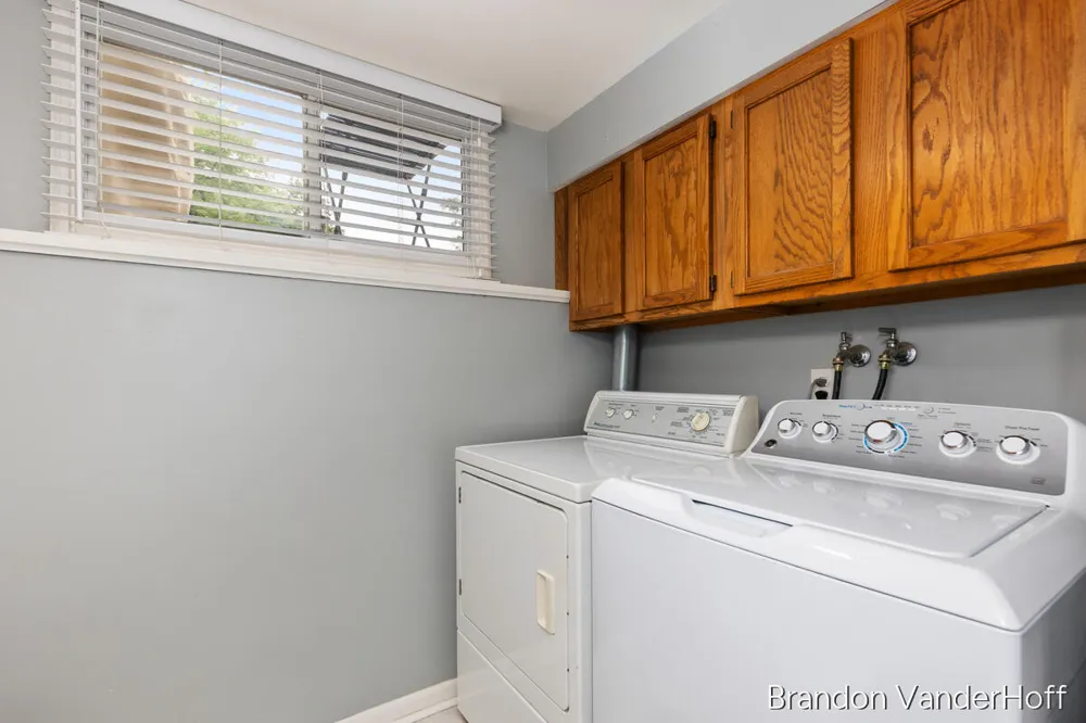 980 Bellewood Drive SE Kentwood City, MI 49508