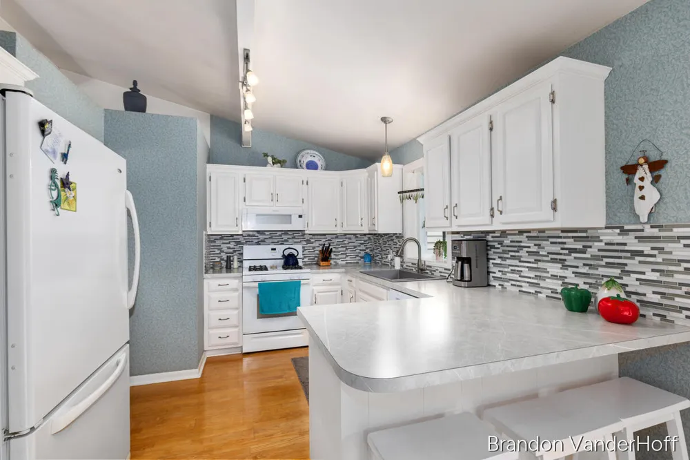 980 Bellewood Drive SE Kentwood City, MI 49508