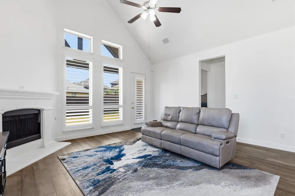 2901 Stonefield The Colony, TX 75056