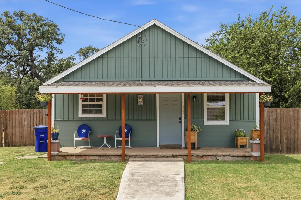1303 Avenue D Brownwood, TX 76801