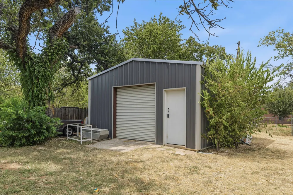 1303 Avenue D Brownwood, TX 76801