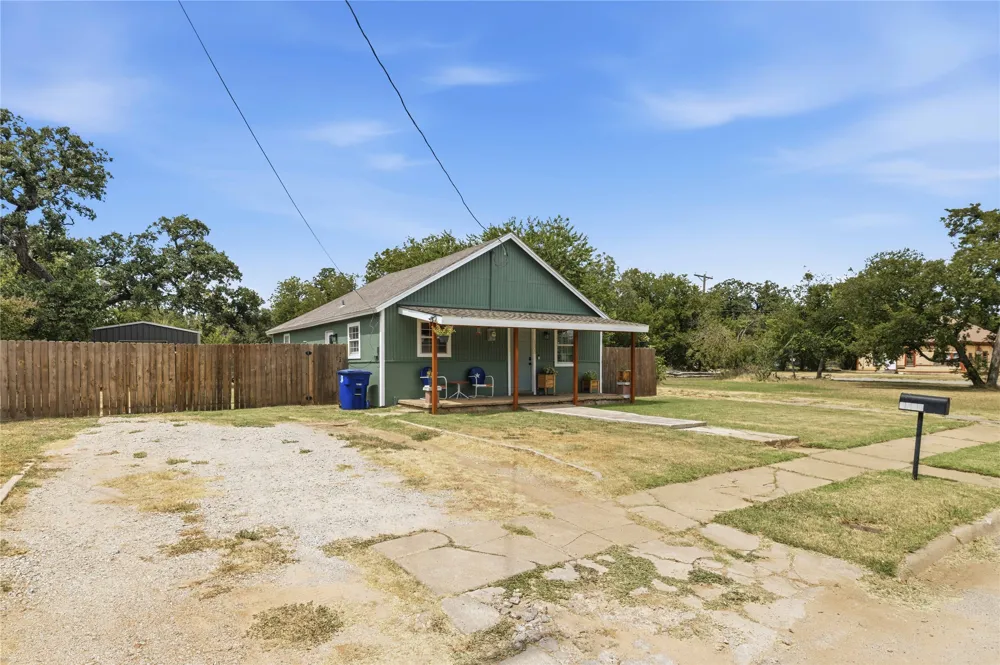1303 Avenue D Brownwood, TX 76801