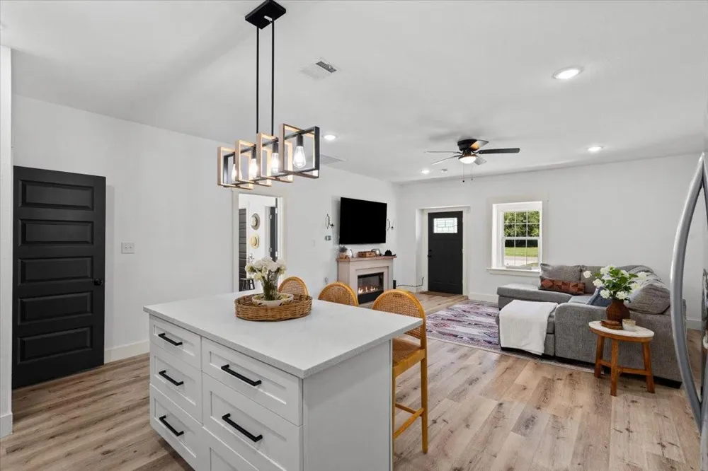 13509 S Bellaire Street Santa Fe, TX 77510