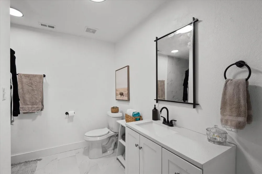 13509 S Bellaire Street Santa Fe, TX 77510