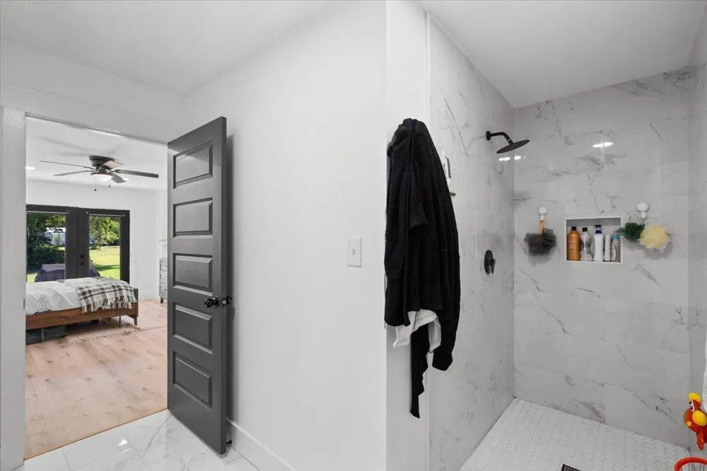 13509 S Bellaire Street Santa Fe, TX 77510
