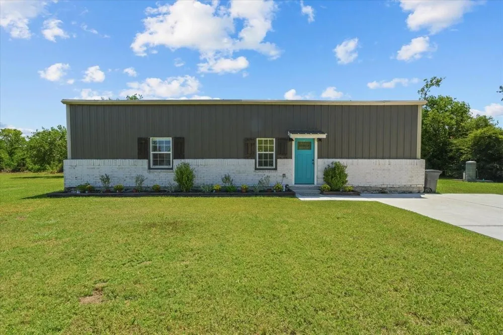 13509 S Bellaire Street Santa Fe, TX 77510