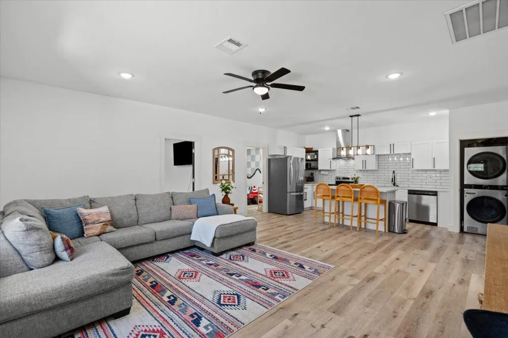 13509 S Bellaire Street Santa Fe, TX 77510