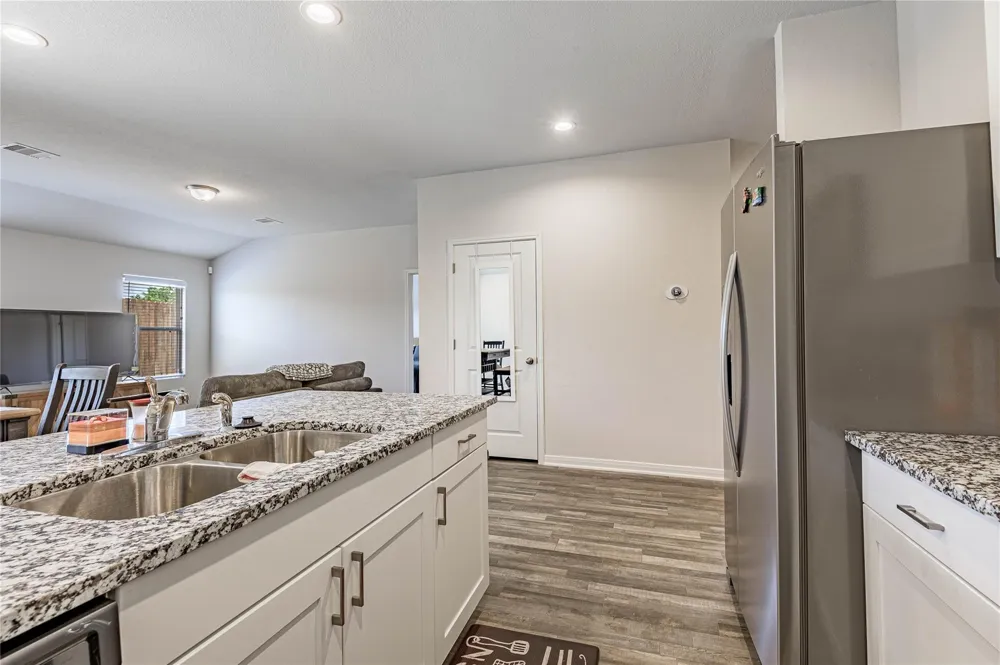 410 Del Monte Drive Huntsville, TX 77320