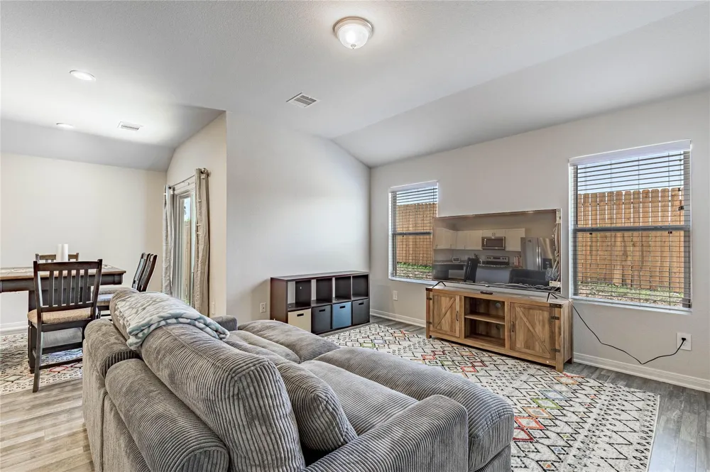 410 Del Monte Drive Huntsville, TX 77320