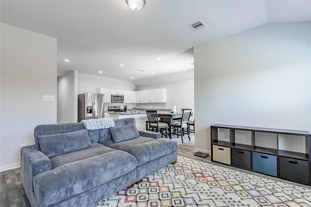 410 Del Monte Drive Huntsville, TX 77320