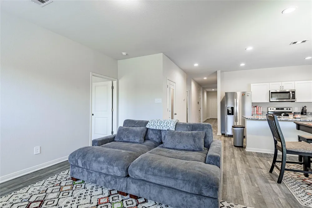 410 Del Monte Drive Huntsville, TX 77320