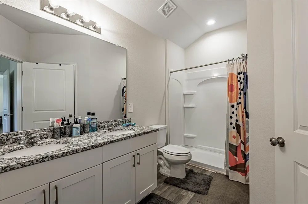 410 Del Monte Drive Huntsville, TX 77320
