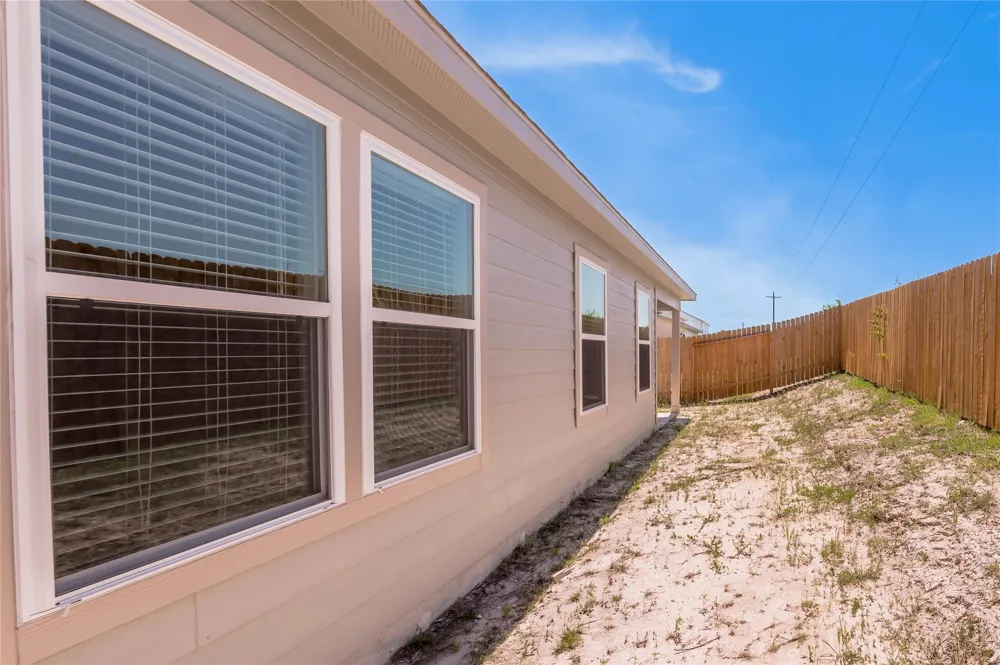 410 Del Monte Drive Huntsville, TX 77320