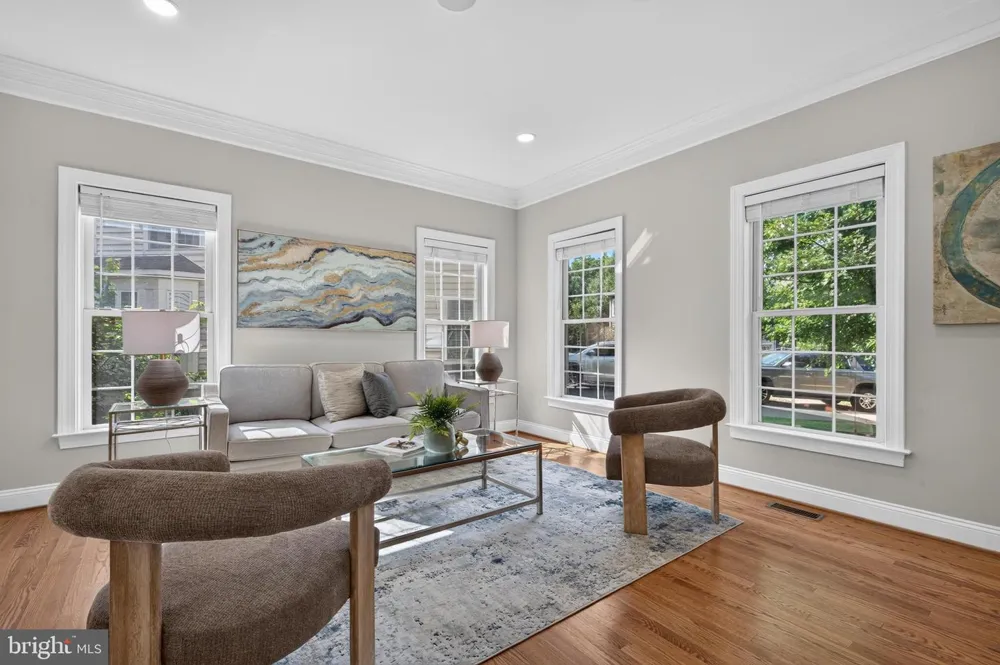 889 BALLOU STREET Herndon, VA 20170