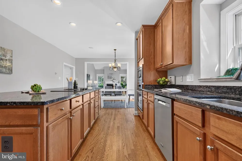 889 BALLOU STREET Herndon, VA 20170