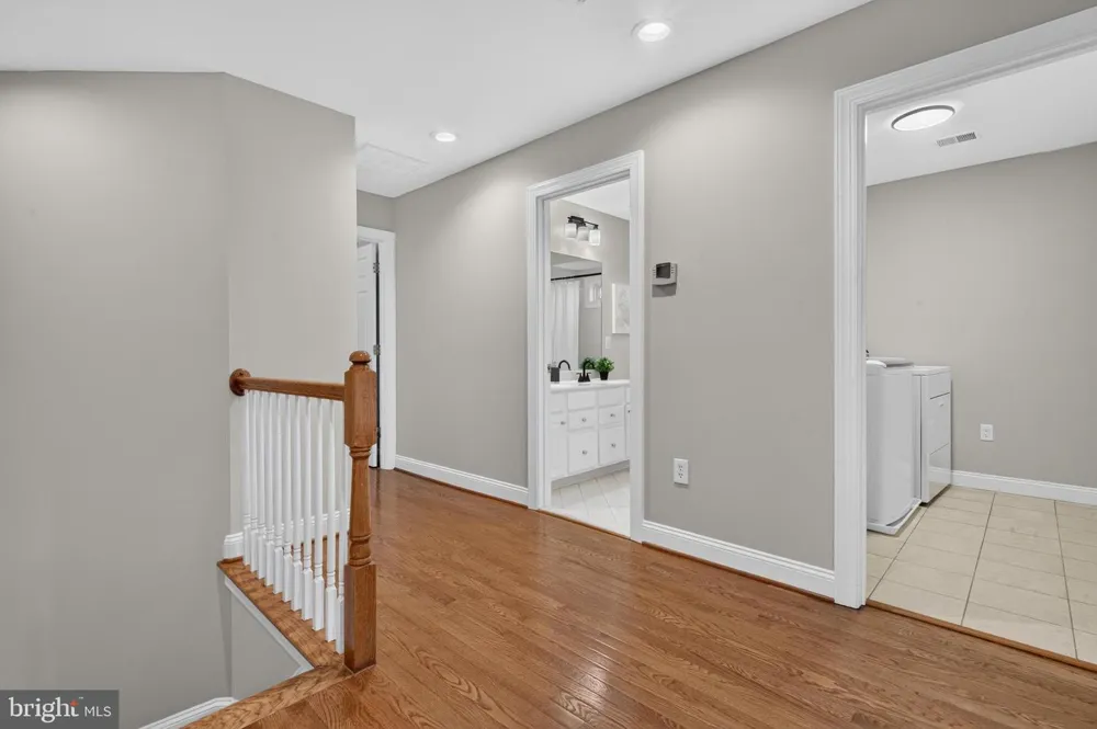 889 BALLOU STREET Herndon, VA 20170