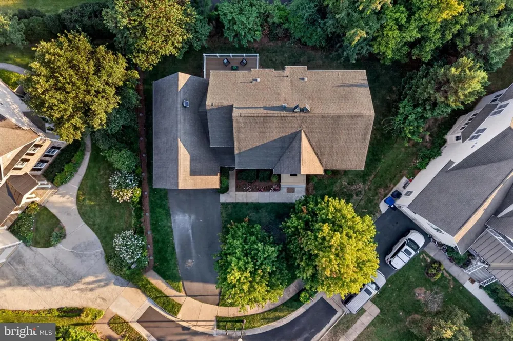 889 BALLOU STREET Herndon, VA 20170