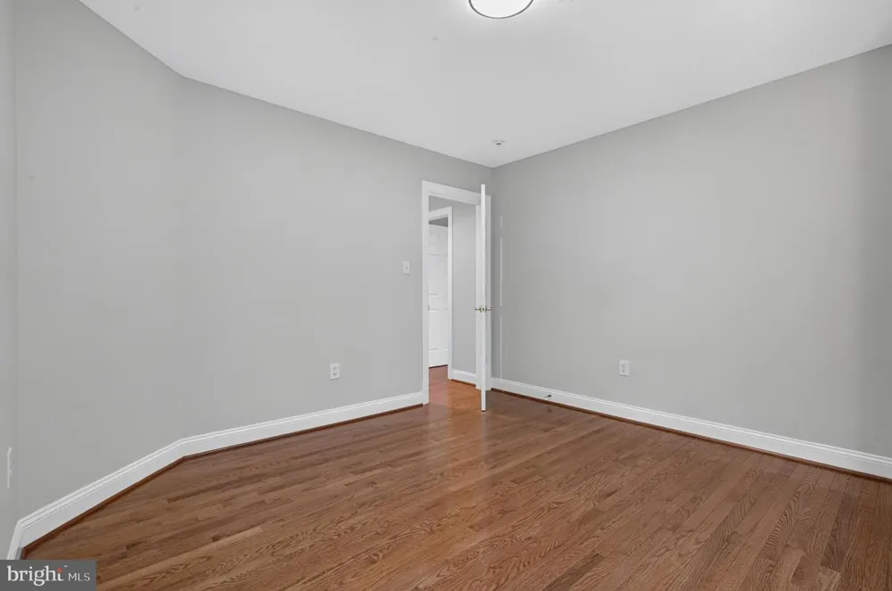 889 BALLOU STREET Herndon, VA 20170