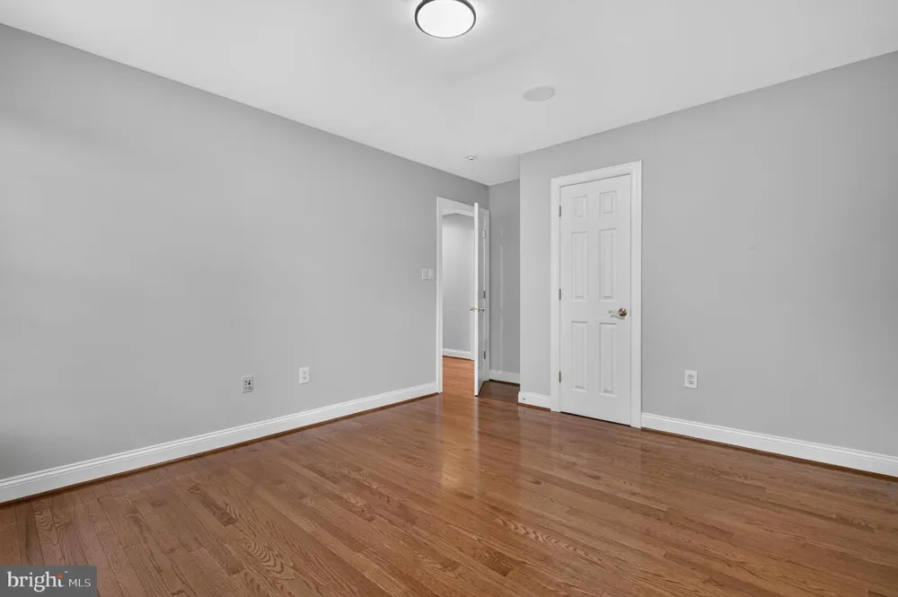 889 BALLOU STREET Herndon, VA 20170
