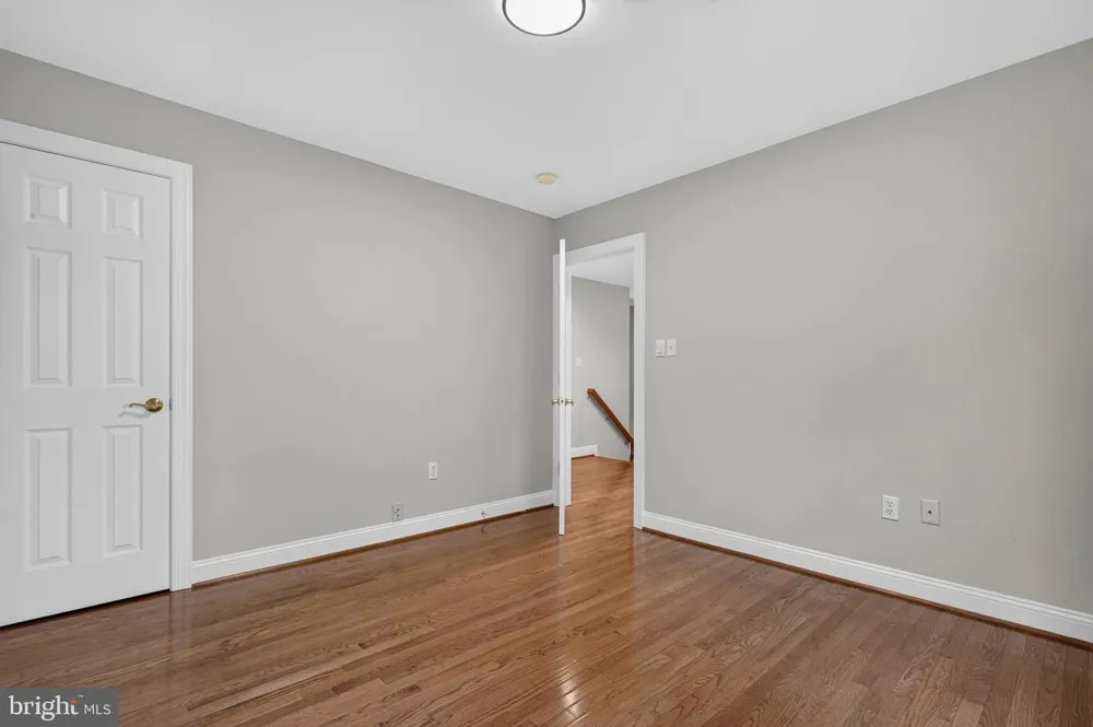 889 BALLOU STREET Herndon, VA 20170