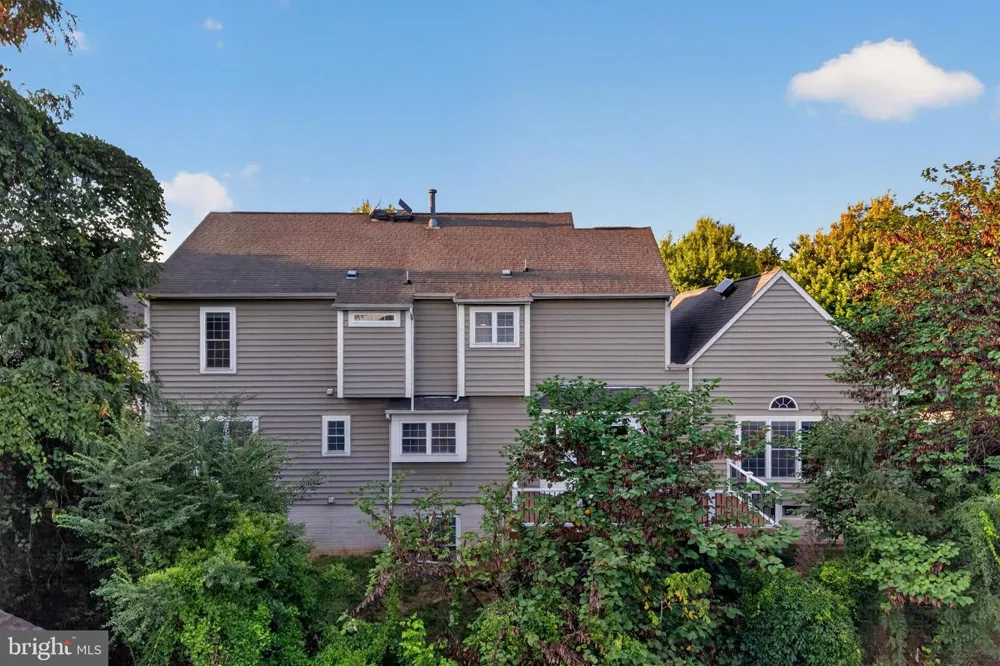 889 BALLOU STREET Herndon, VA 20170