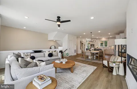 1156 CRESTED WOOD DRIVE