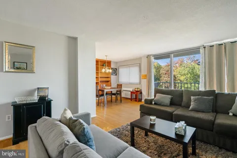 2059 HUNTINGTON AVENUE #614
