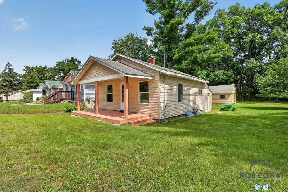 1662 Bristol Avenue NW Grand Rapids, MI 49504