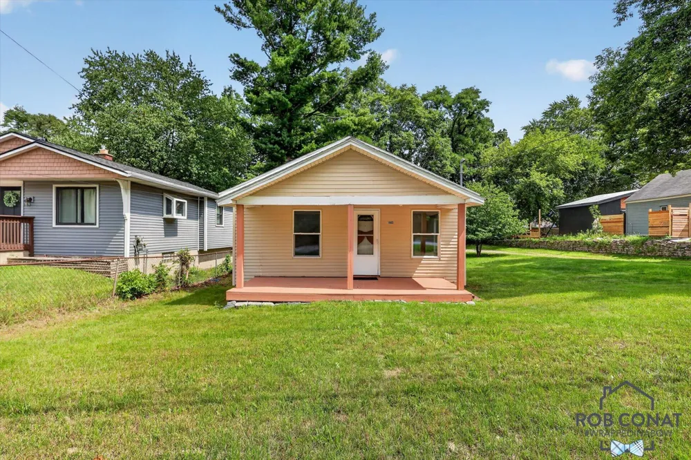 1662 Bristol Avenue NW Grand Rapids, MI 49504