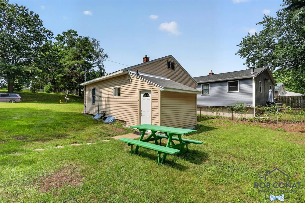 1662 Bristol Avenue NW Grand Rapids, MI 49504