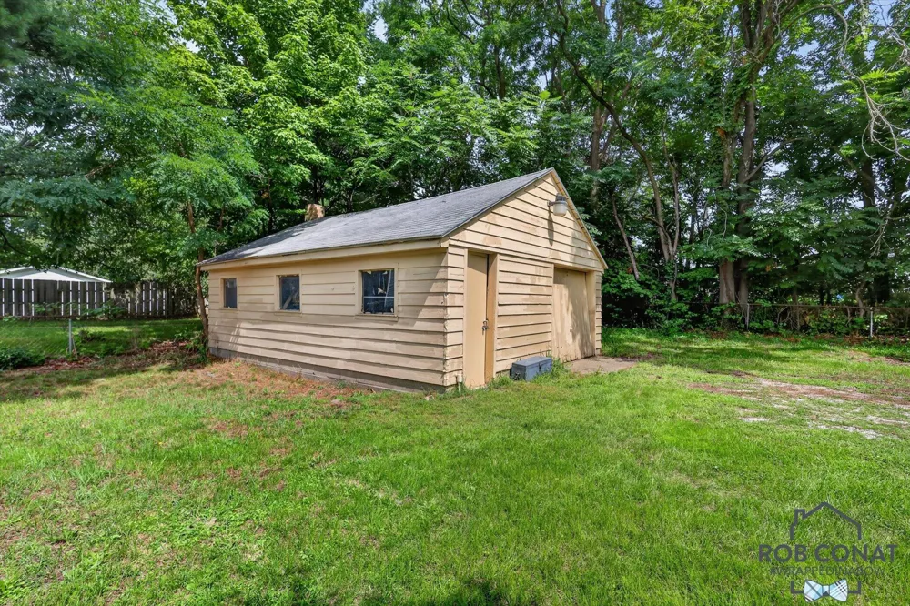 1662 Bristol Avenue NW Grand Rapids, MI 49504
