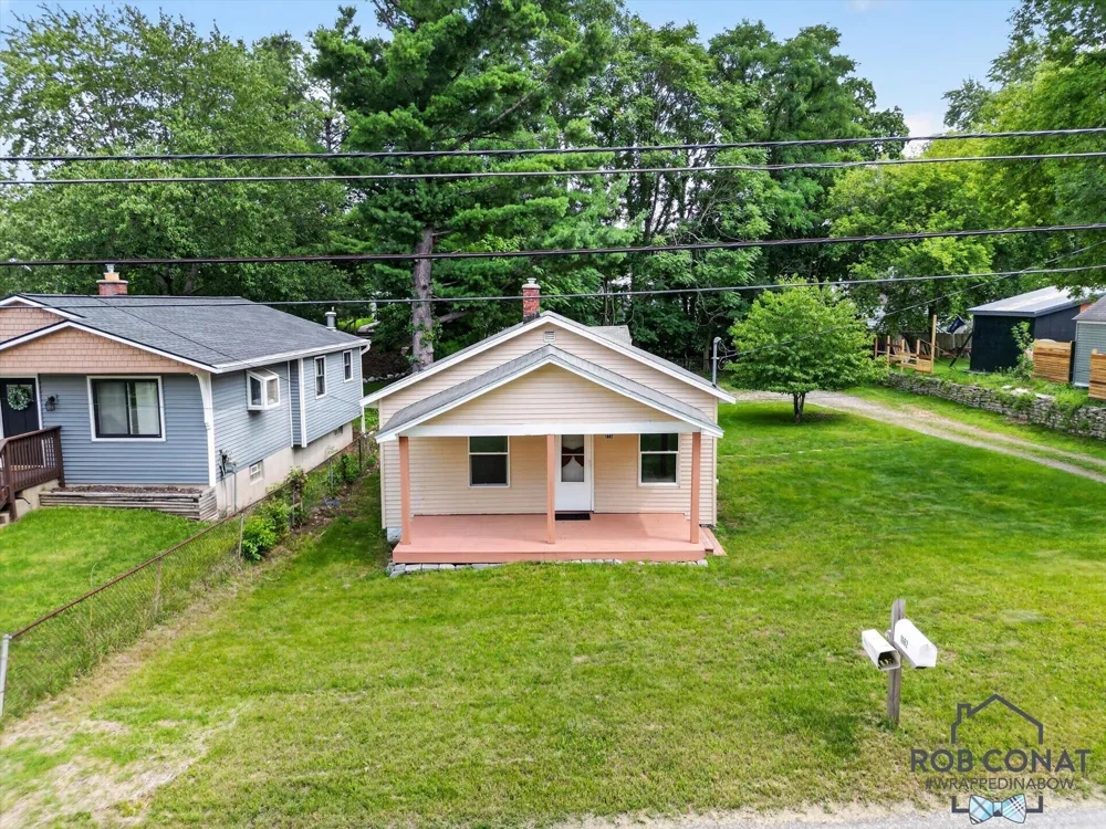 1662 Bristol Avenue NW Grand Rapids, MI 49504