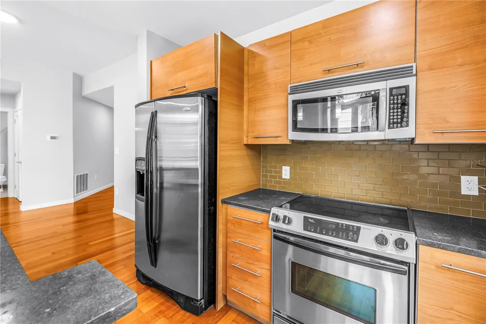 400 4TH AVENUE S #207 St Petersburg, FL 33701
