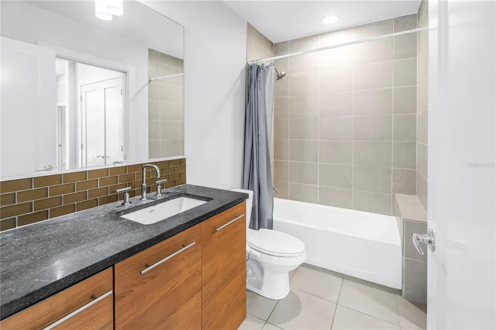 400 4TH AVENUE S #207 St Petersburg, FL 33701