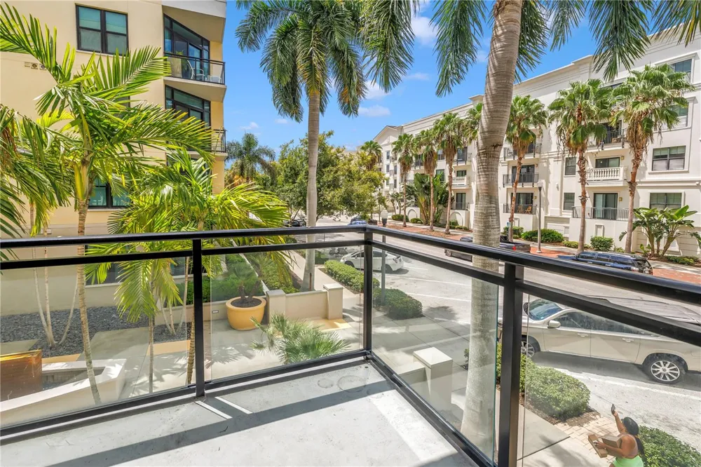 400 4TH AVENUE S #207 St Petersburg, FL 33701