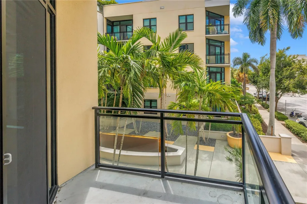 400 4TH AVENUE S #207 St Petersburg, FL 33701