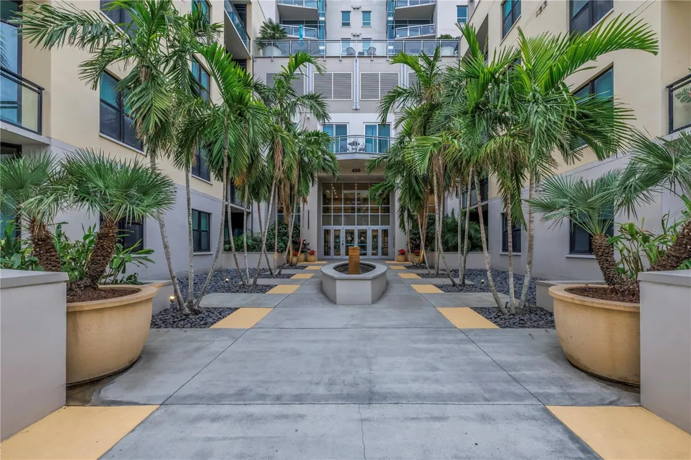 400 4TH AVENUE S #207 St Petersburg, FL 33701