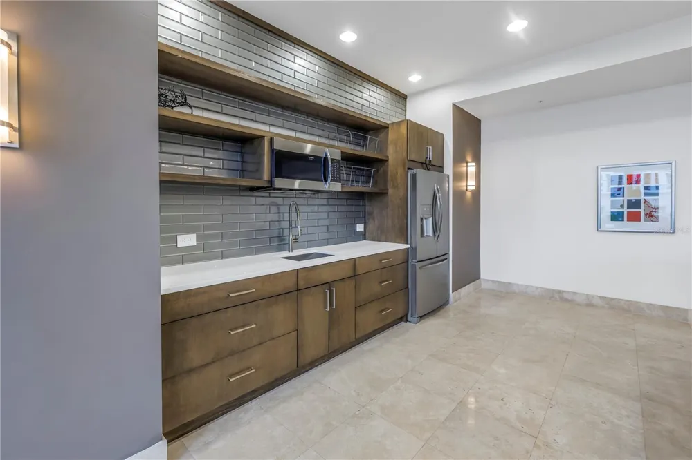 400 4TH AVENUE S #207 St Petersburg, FL 33701