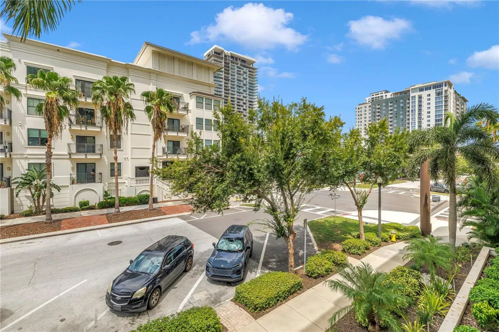 400 4TH AVENUE S #207 St Petersburg, FL 33701